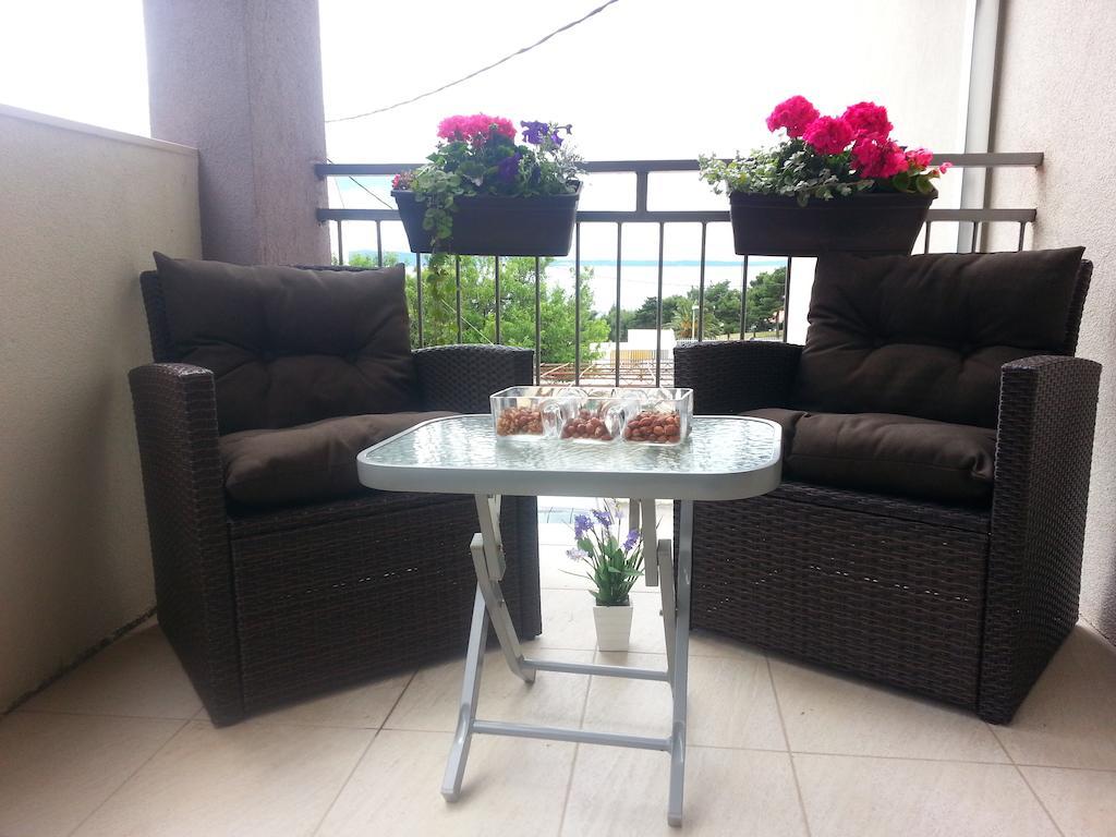 Holiday Home Petra Podstrana Rum bild
