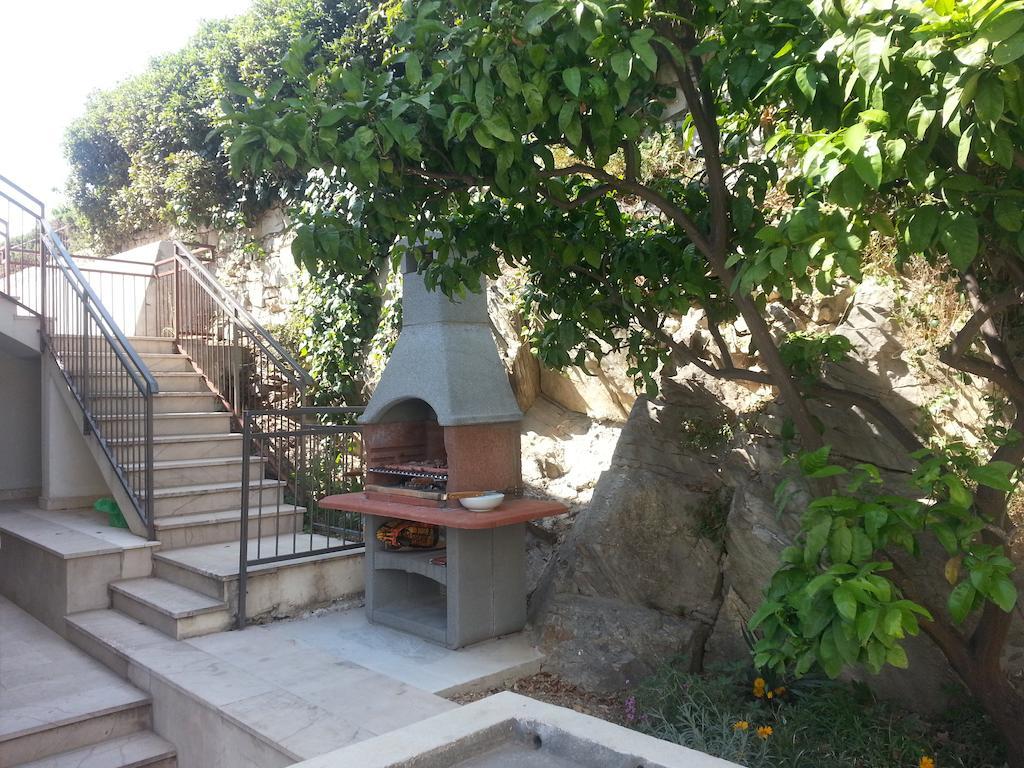 Holiday Home Petra Podstrana Rum bild